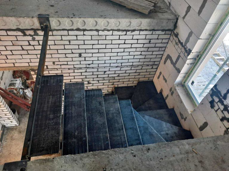 Металлические лестницы